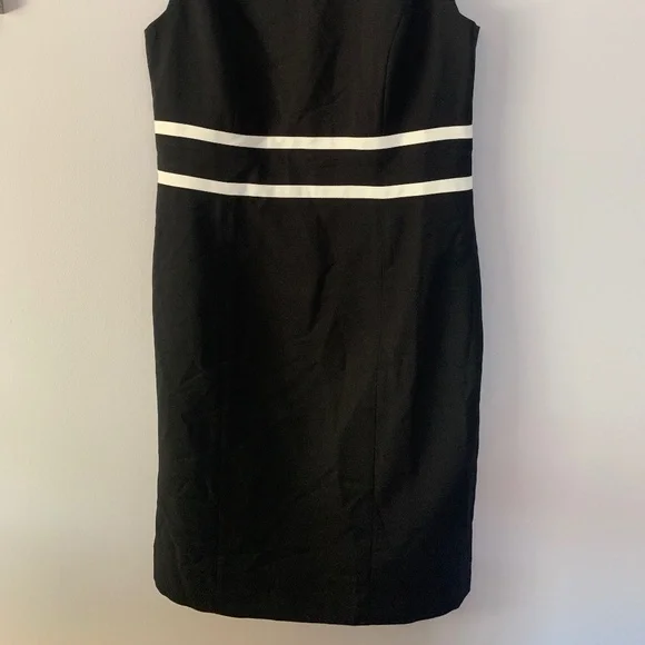 Black dress - Picture 6 of 6